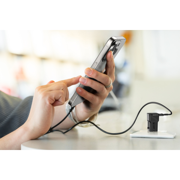AMAZINGTHING Explorer Pro Universal Travel Adaptor 2 Port USB-C Fast Charge